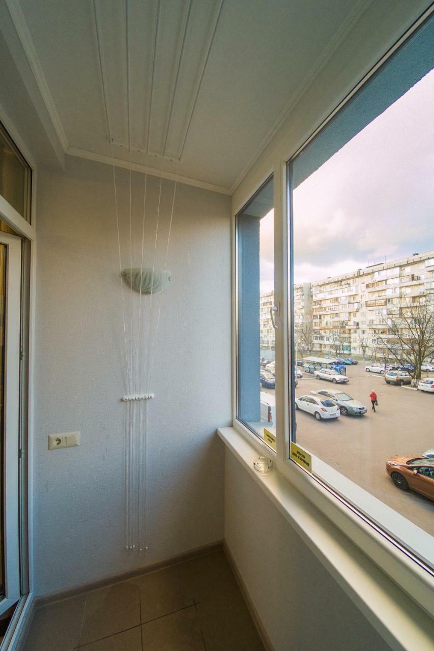 Kvartirkoff Na Bogatirskaya 6A, 2 Floor Kyiv Exterior photo